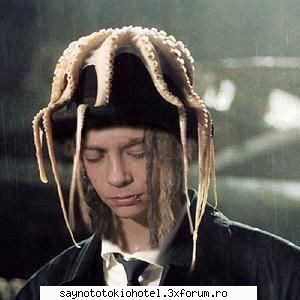 am si yo una cu tom:rotfl: poze th;)